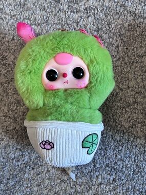 Baby Three Rosebud Plush a Pot of Little Flower w/box, bag and card